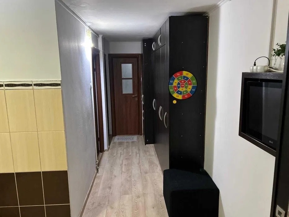 3 camere decomandat zona nicolina 1 in spate la lidl — imagine 3