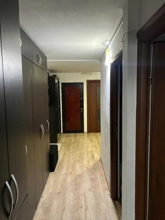 3 camere decomandat zona nicolina 1 in spate la lidl — imagine 4